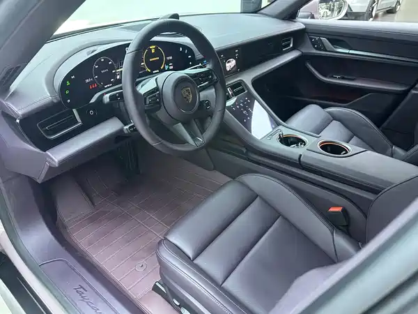 Porsche Taycan 2023
