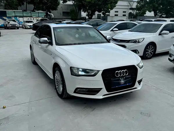 Audi A4L 2015