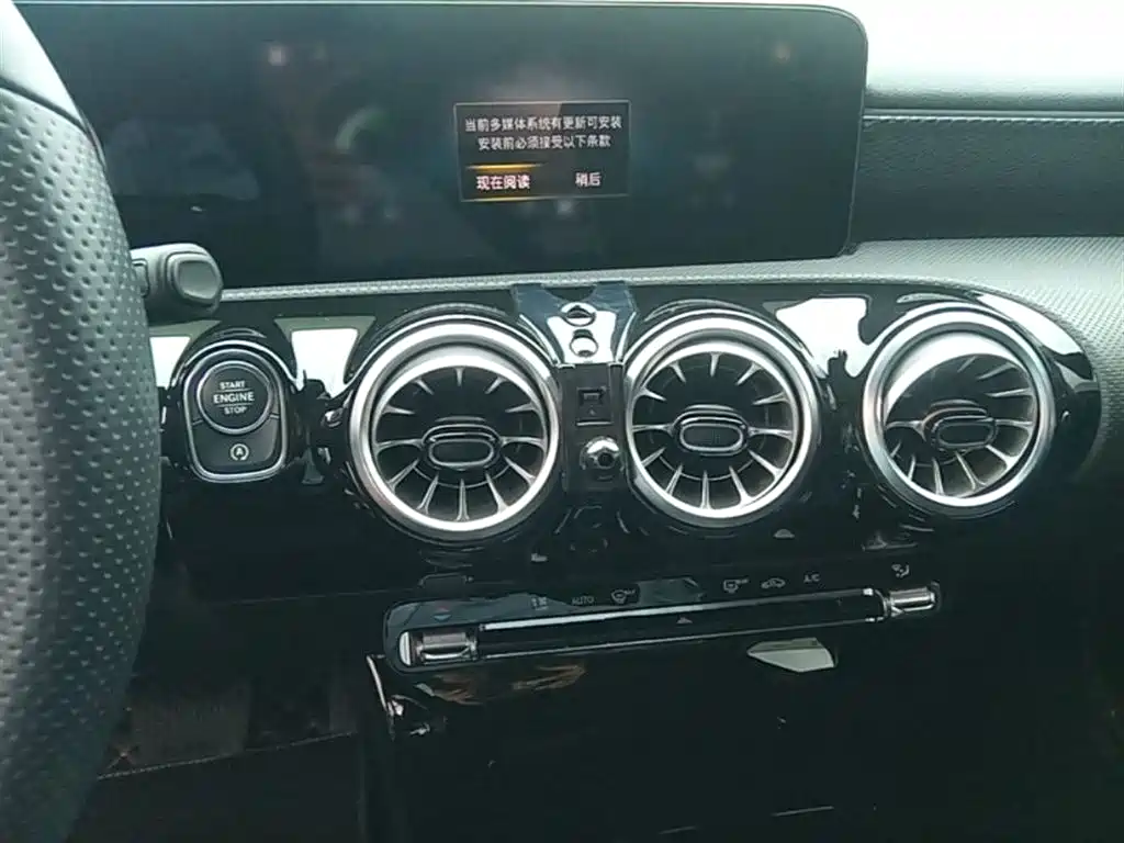 Mercedes-Benz A-Class 2023 — фото 13