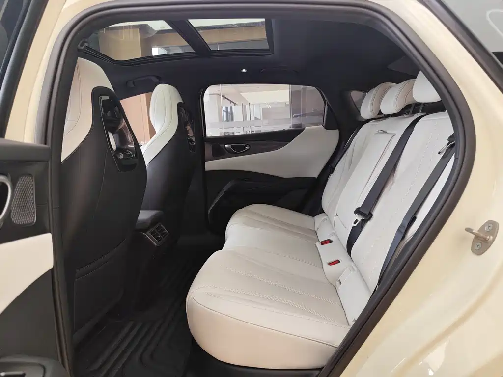 BYD Seal 06 2025 — фото 10
