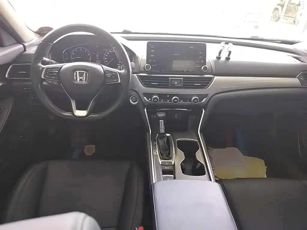 Honda Accord 2019 — фото 10