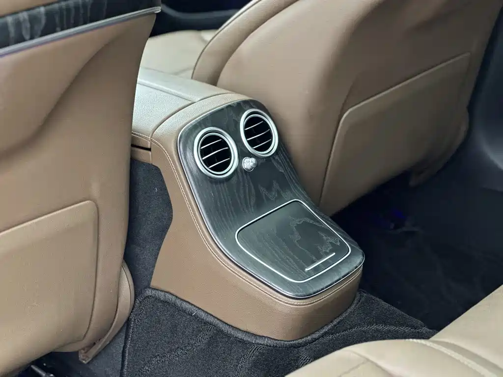 Mercedes-Benz E-Class 2022 — фото 14