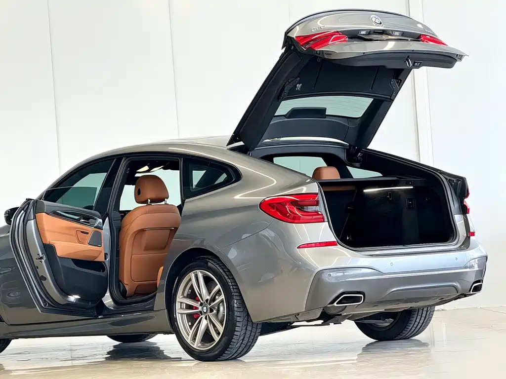 BMW 6 Series GT 2018 — фото 12