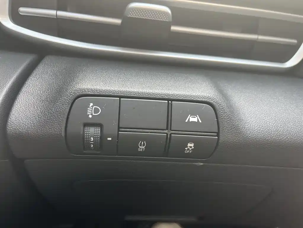 Hyundai Elantra 2022 — фото 13