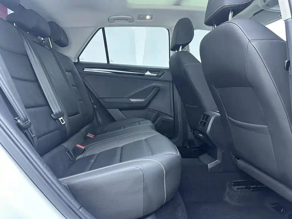 Volkswagen T-Roc 2022 — фото 10