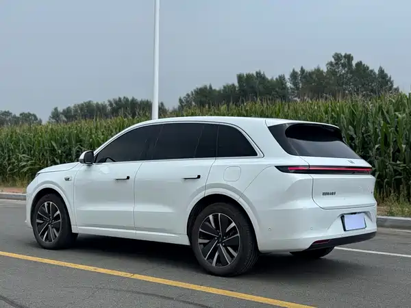 Li Auto L6 2025