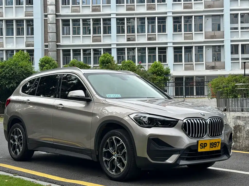 BMW X1 2022 — фото 3