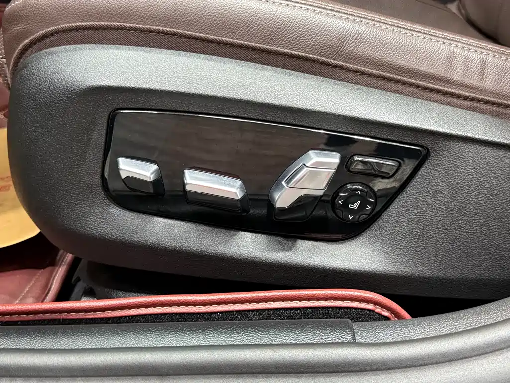 BMW 5 Series 2021 — фото 12