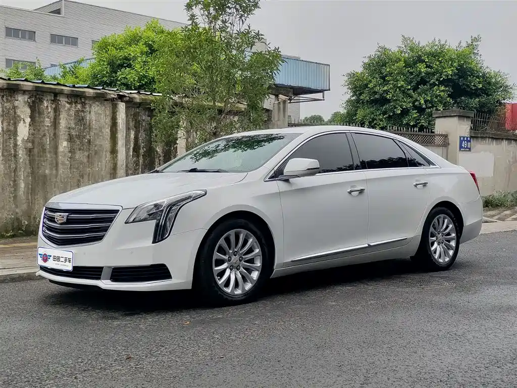 Cadillac XTS 2018 — фото 1