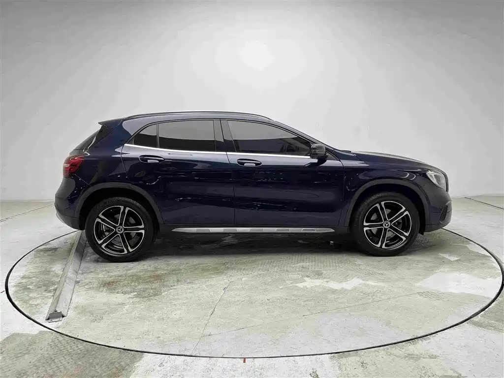 Mercedes-Benz GLA 2018 — фото 18