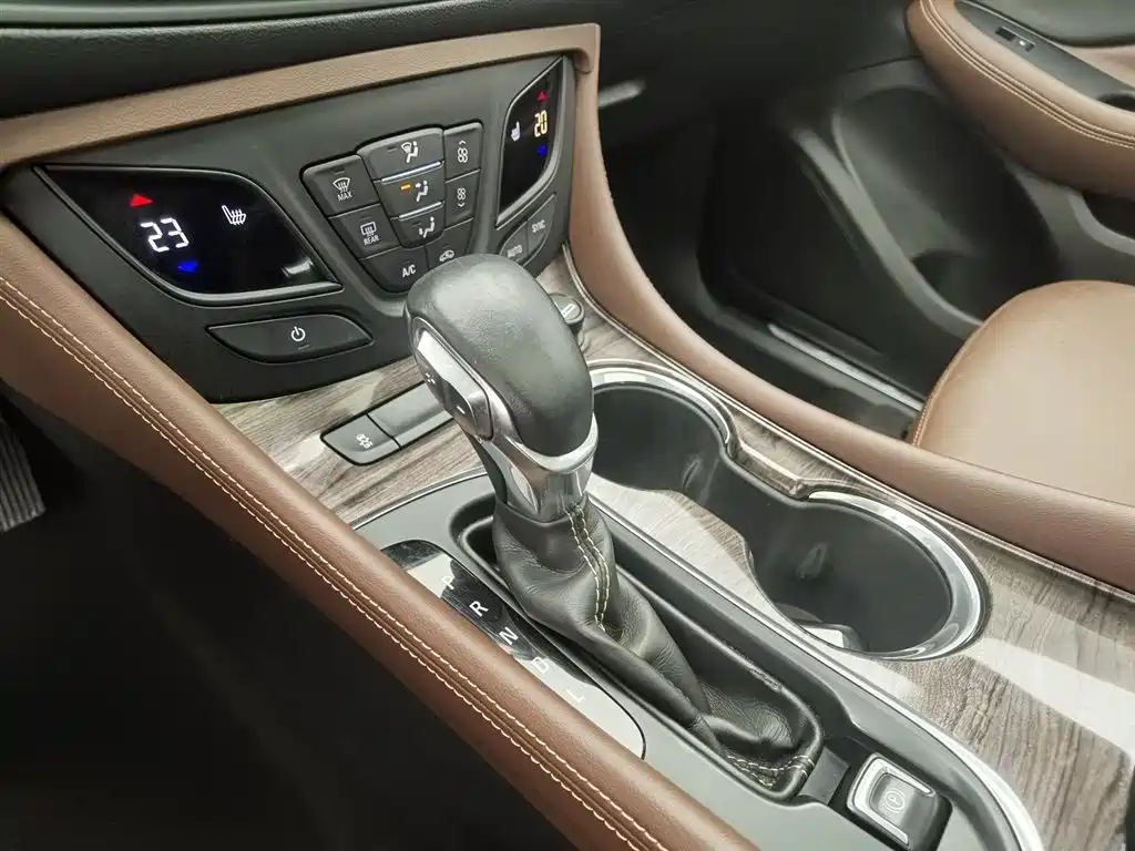 Buick Envision Plus 2017 — фото 13