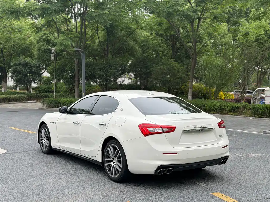 Maserati Ghibli 2020 — фото 15