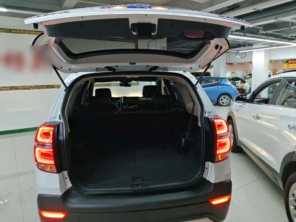 Chevrolet Captiva 2017 — фото 19