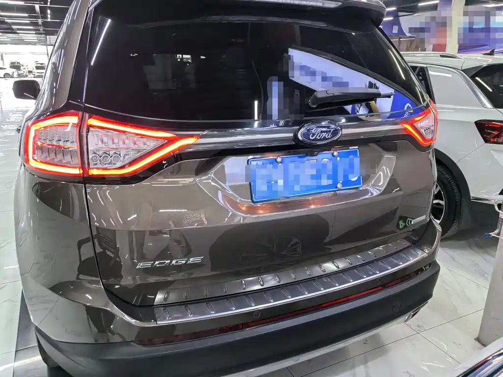Ford Edge 2018 — фото 5