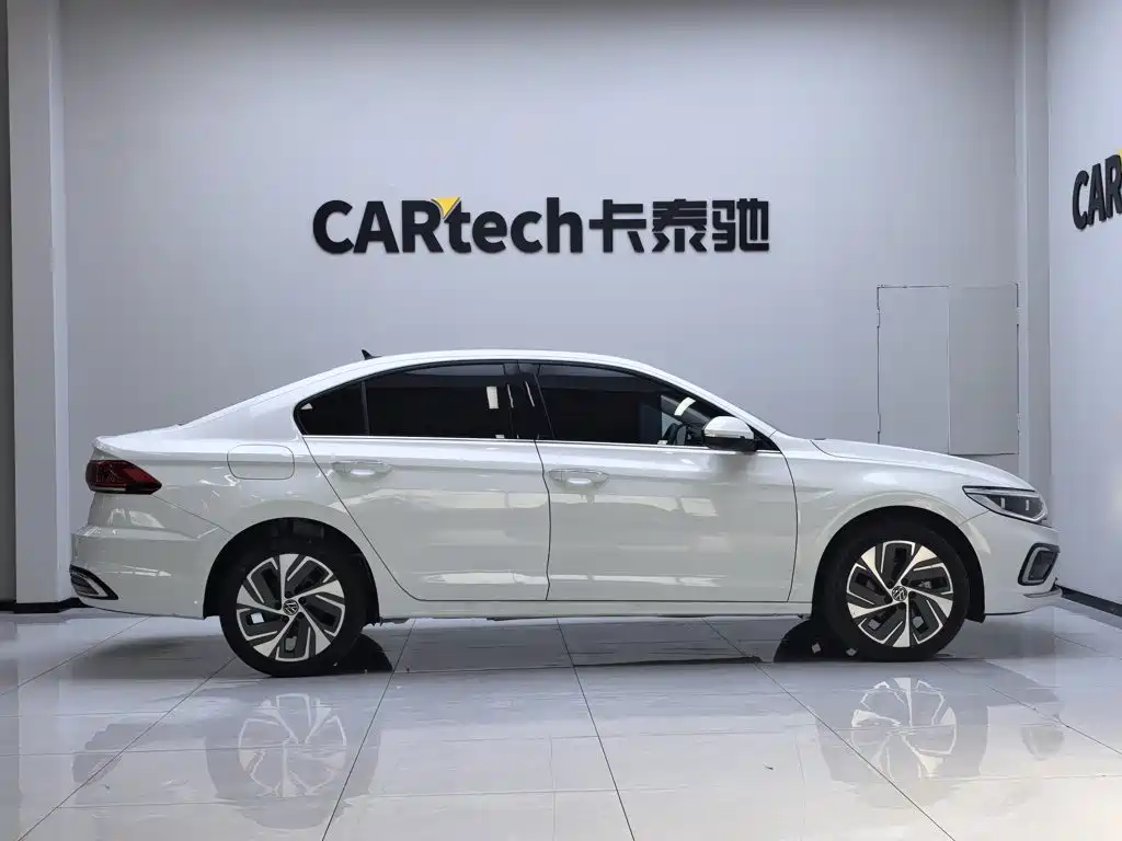 Volkswagen Bora 2023