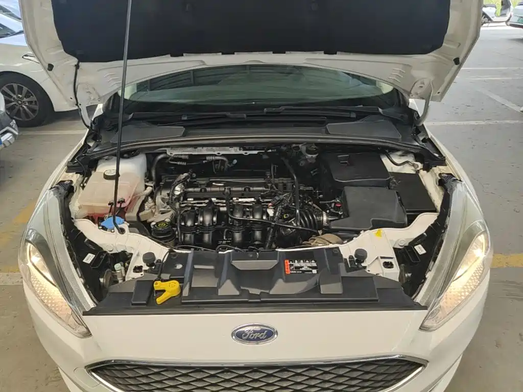 Ford Focus 2015 — фото 20