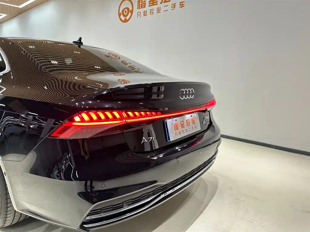 Audi A7L 2025 — фото 7