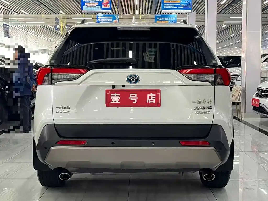 Toyota RAV4 2021 — фото 5