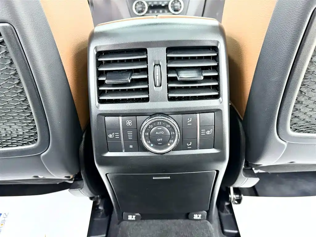 Mercedes-Benz GLS 2018 — фото 18