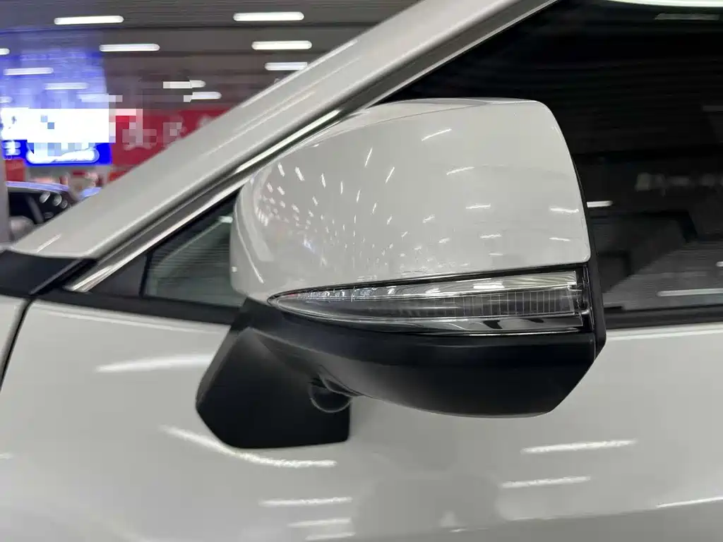 Toyota RAV4 2021 — фото 15