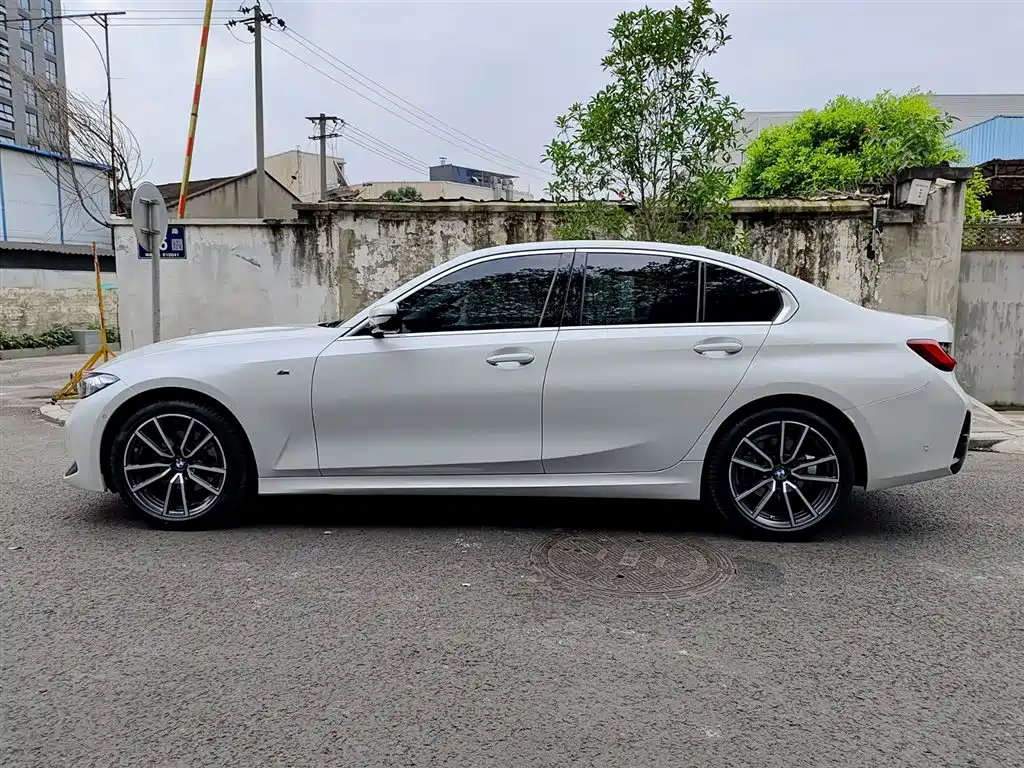 BMW 3 Series 2025