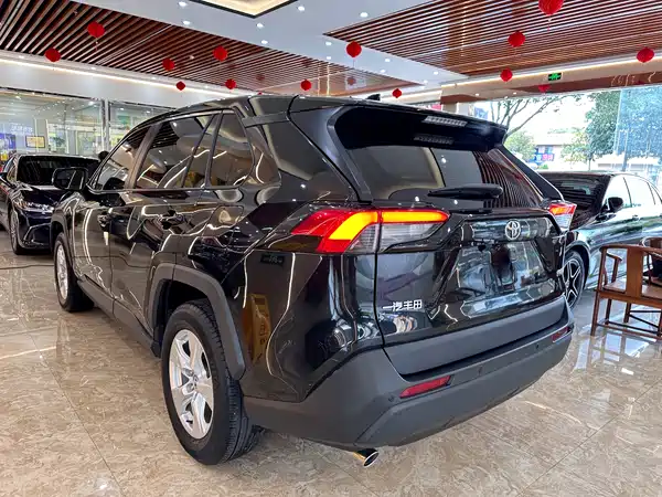 Toyota RAV4 2024