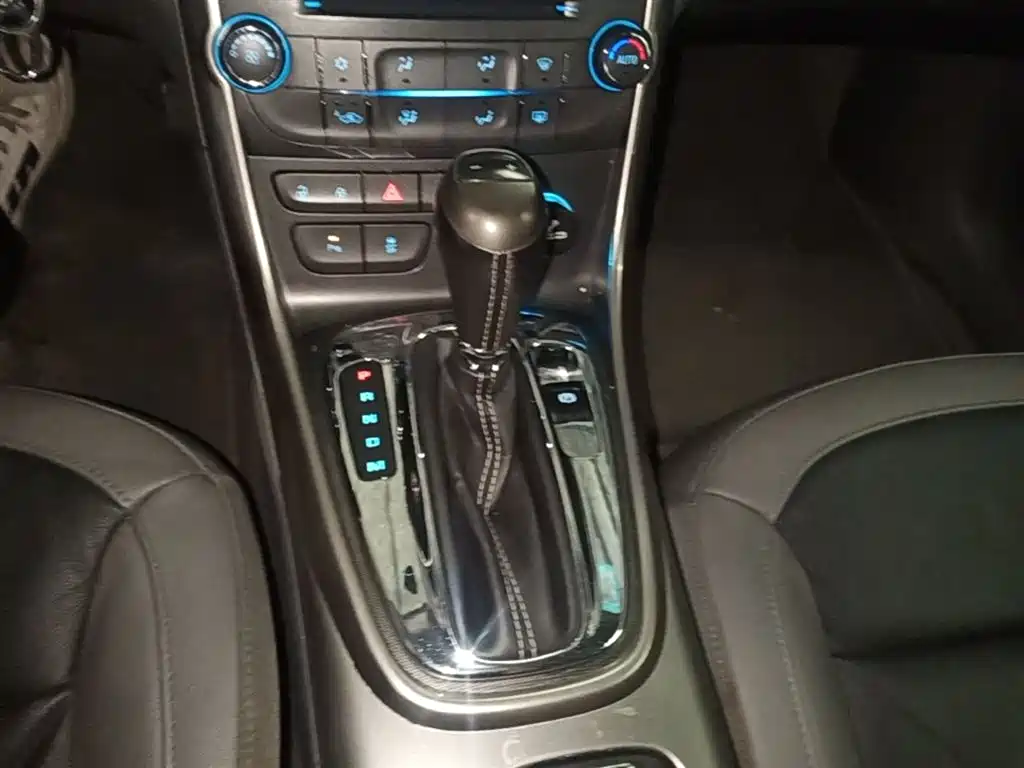 Chevrolet Malibu 2014 — фото 14