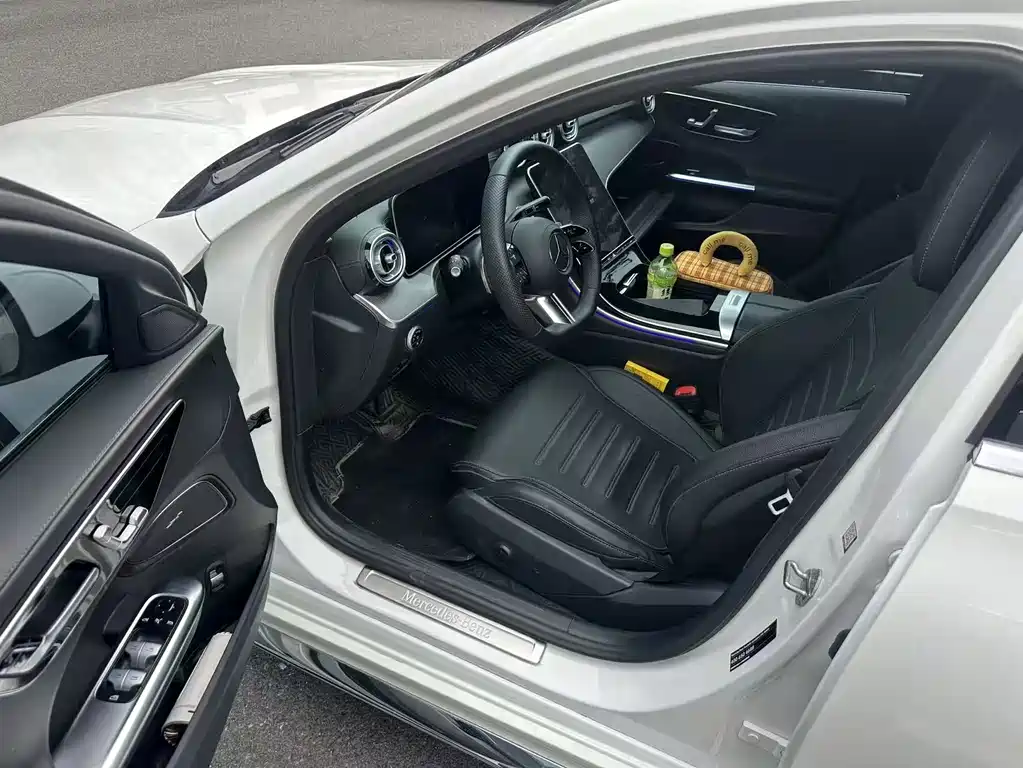 Mercedes-Benz C-Class 2023 — фото 5