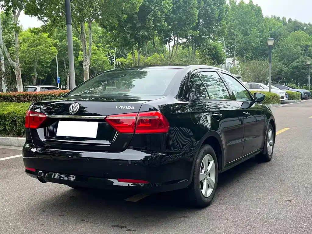 Volkswagen Lavida 2014