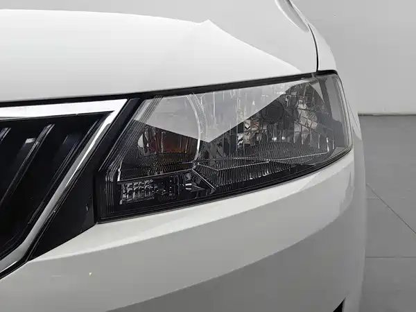 Skoda Rapid Spaceback 2015
