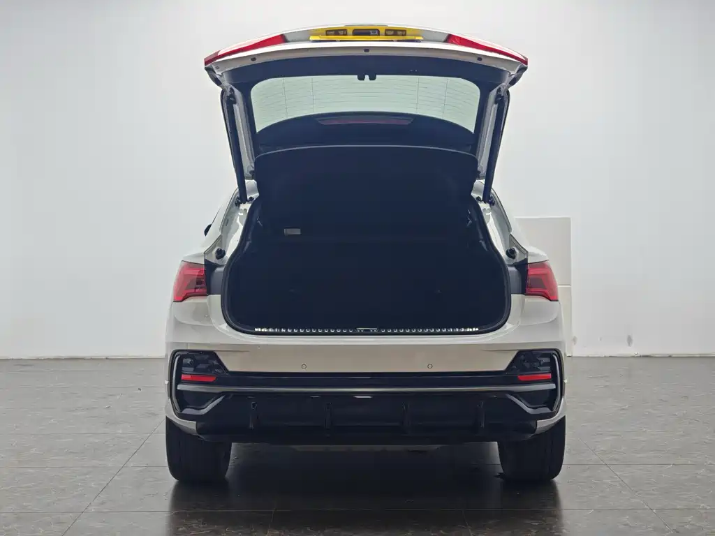 Audi Q3 Sportback 2024 — фото 13
