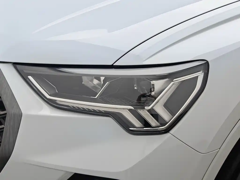 Audi Q3 Sportback 2024 — фото 8