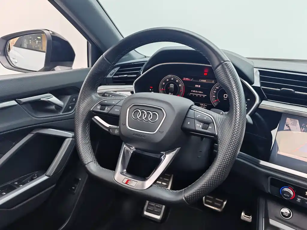 Audi Q3 Sportback 2024 — фото 16