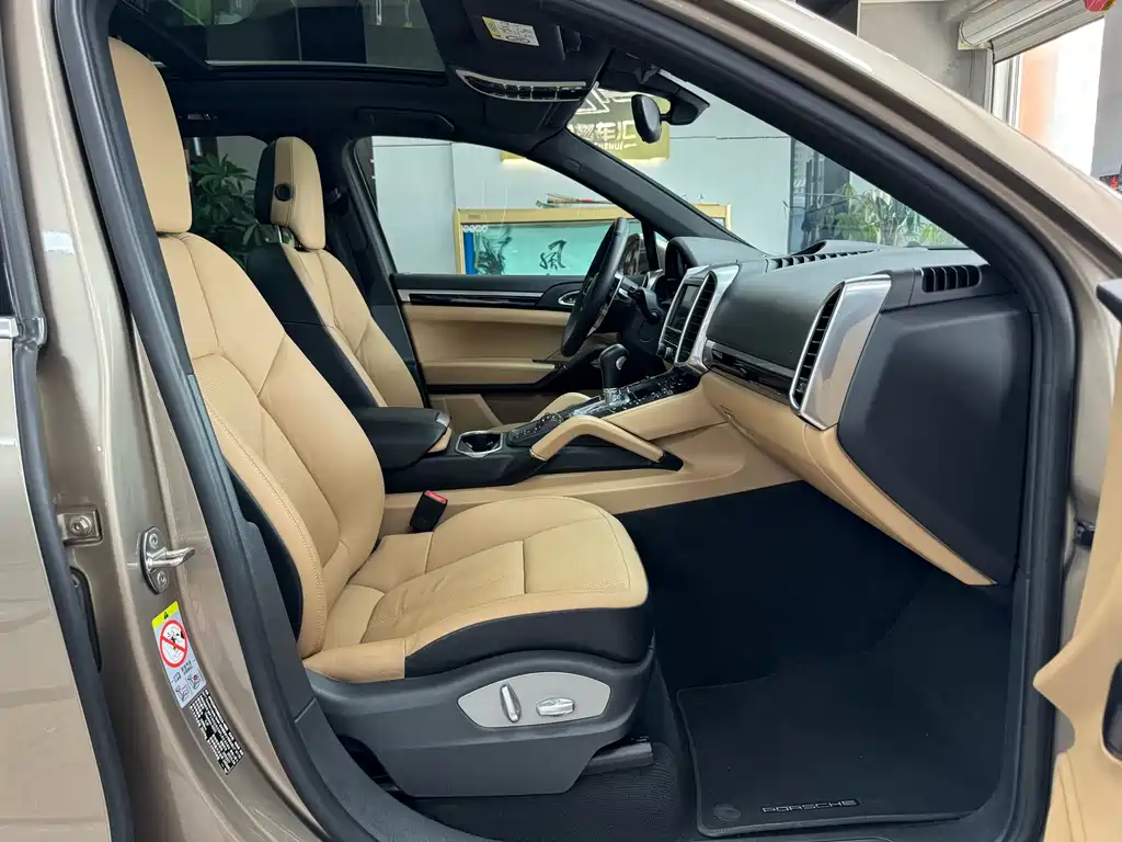 Porsche Cayenne 2015 — фото 40