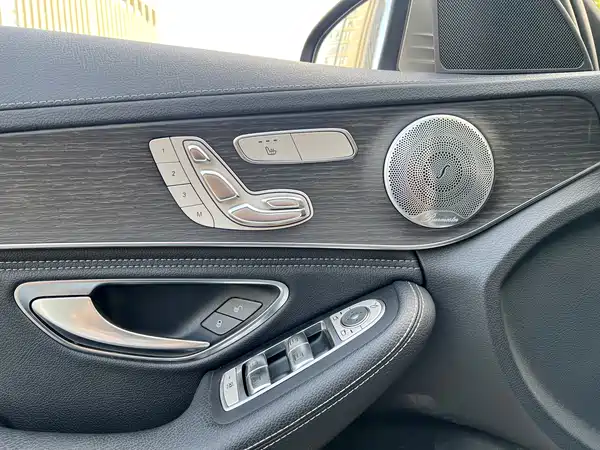 Mercedes-Benz C-Class 2019