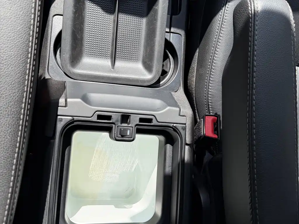 Land Rover Discovery 2014 — фото 14