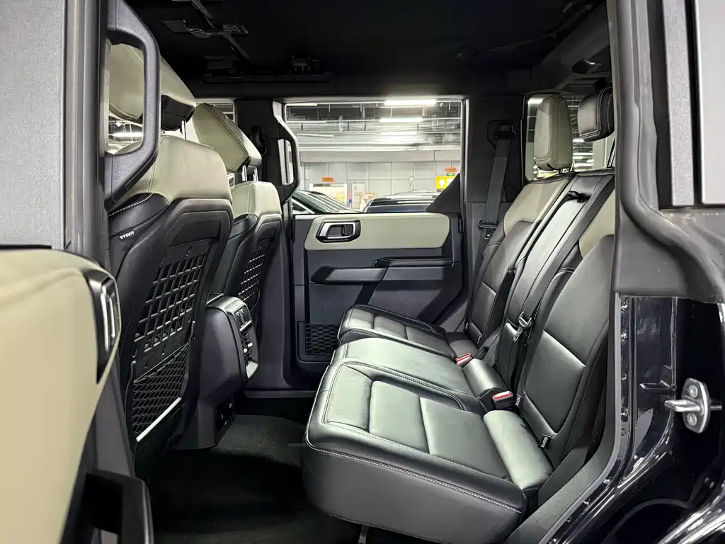 Ford Bronco 2025 — фото 15