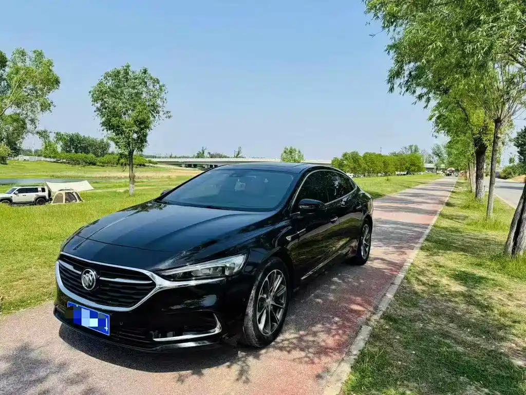 Buick LaCrosse 2019 — фото 1