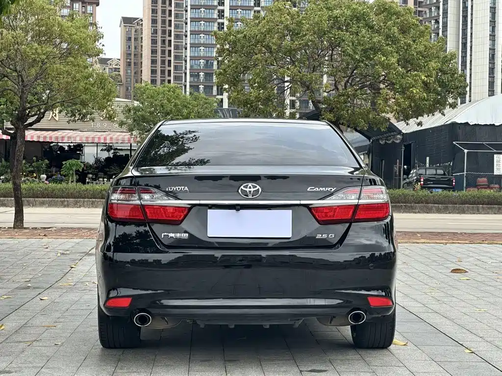 Toyota Camry 2016 — фото 8