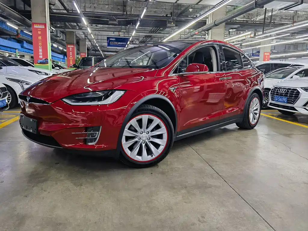 Tesla Model X 2018 — фото 3
