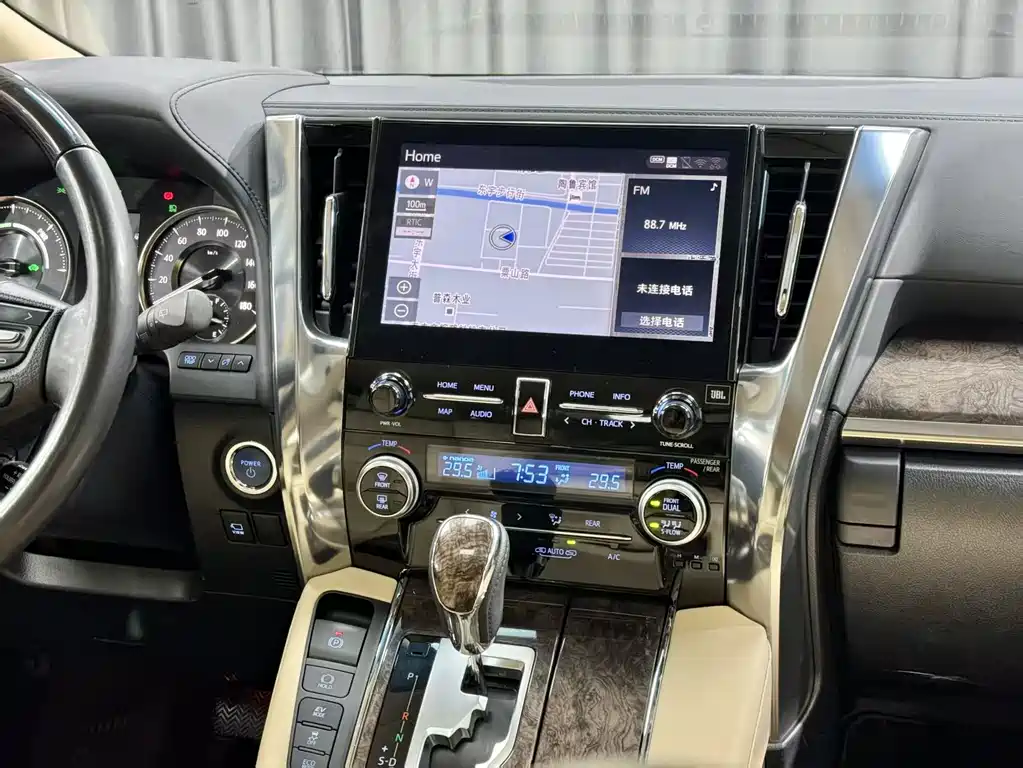 Toyota Alphard 2020 — фото 6