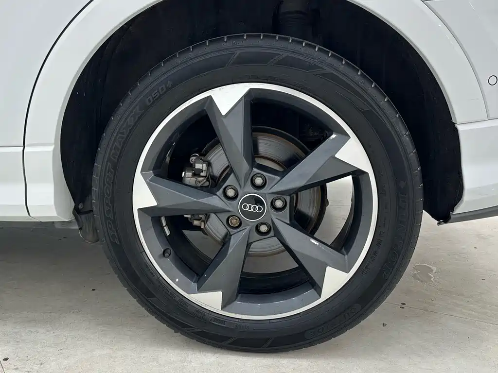 Audi Q3 2021 — фото 17
