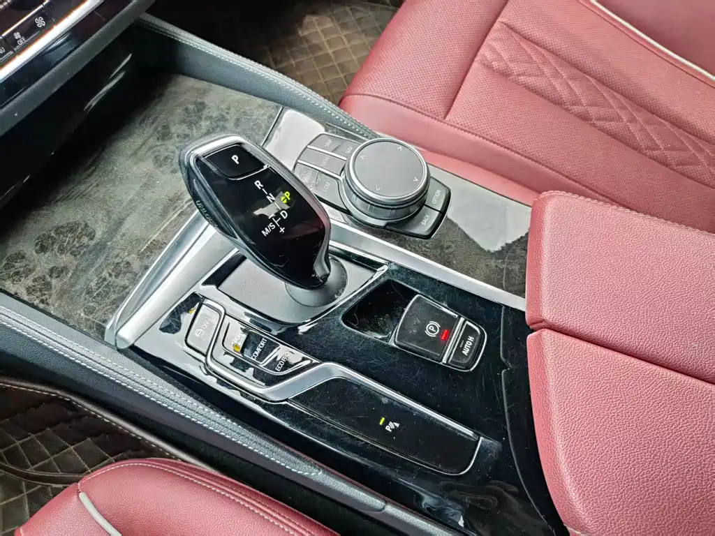 BMW 5 Series 2022 — фото 9