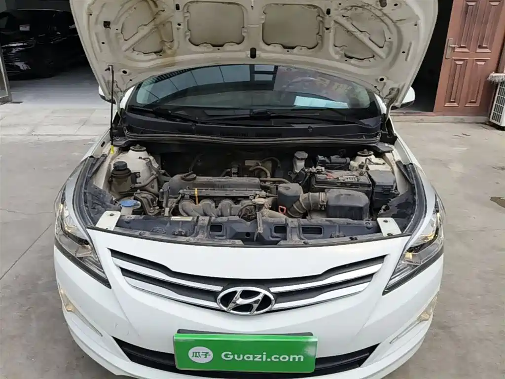 Hyundai Verna 2015 — фото 20