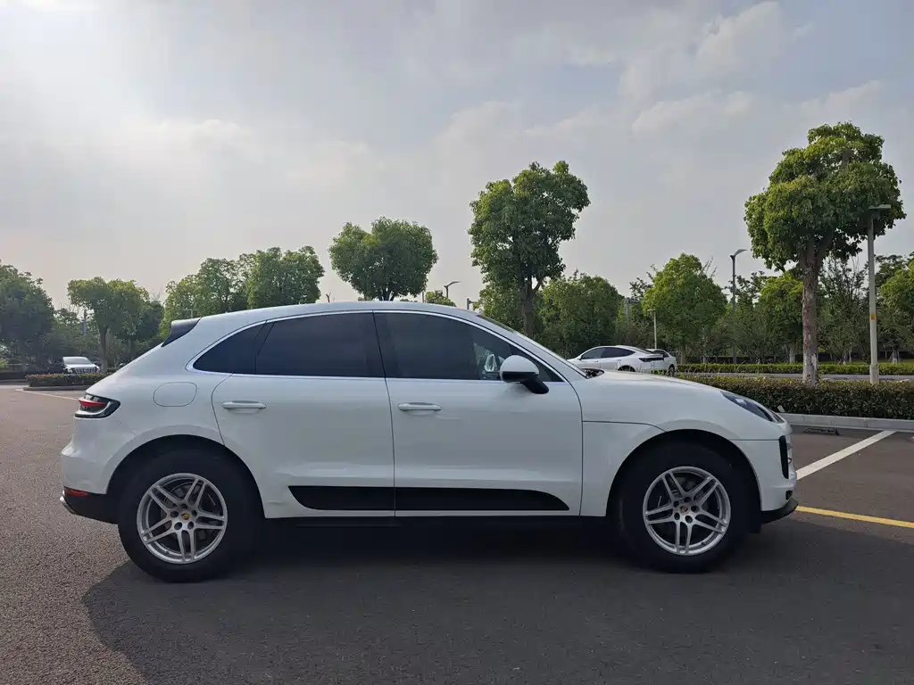 Porsche Macan 2020 — фото 15