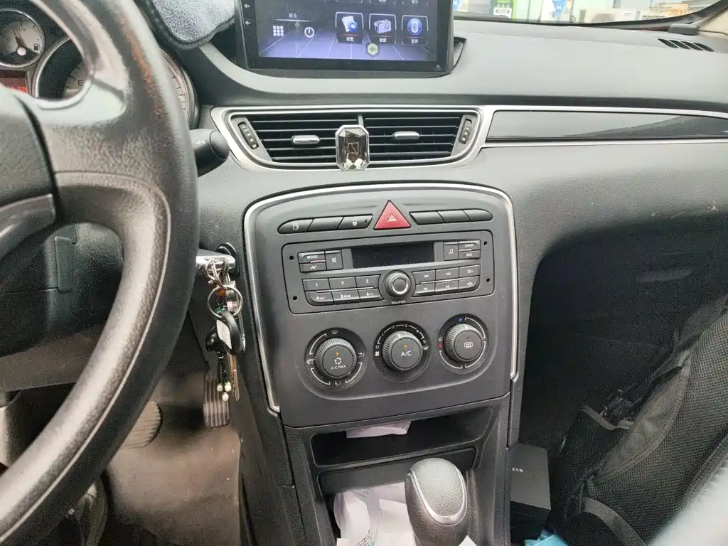 Peugeot 308 2016