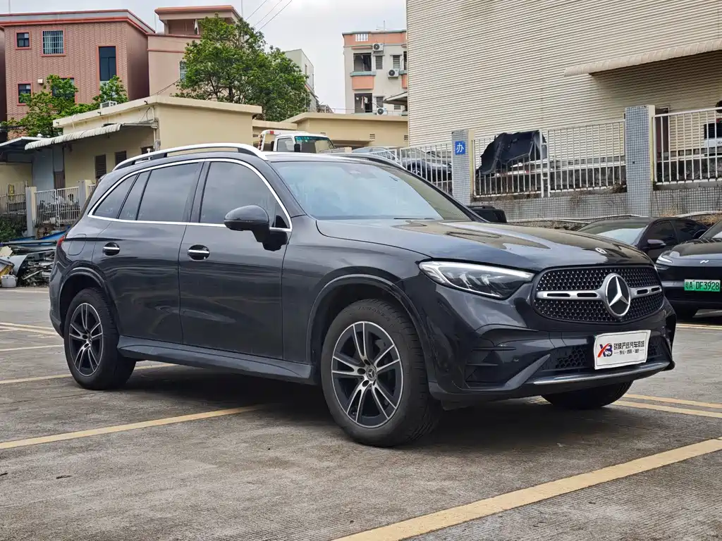 Mercedes-Benz GLC 2025