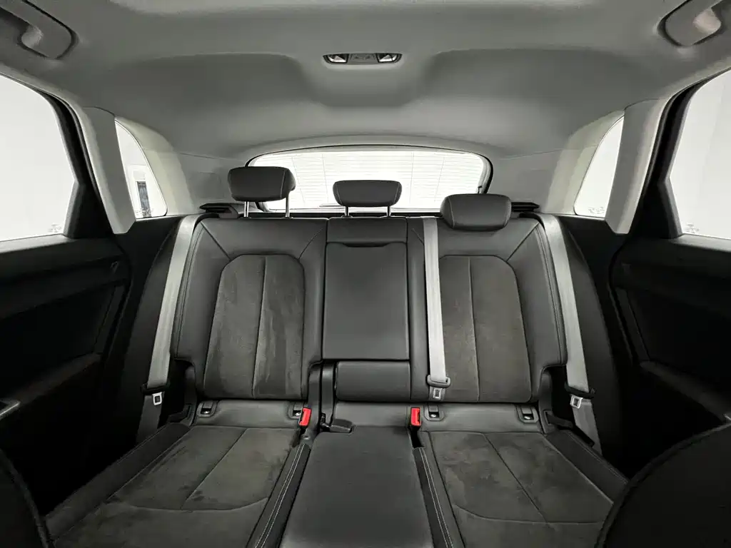 Audi Q3 2021 — фото 16