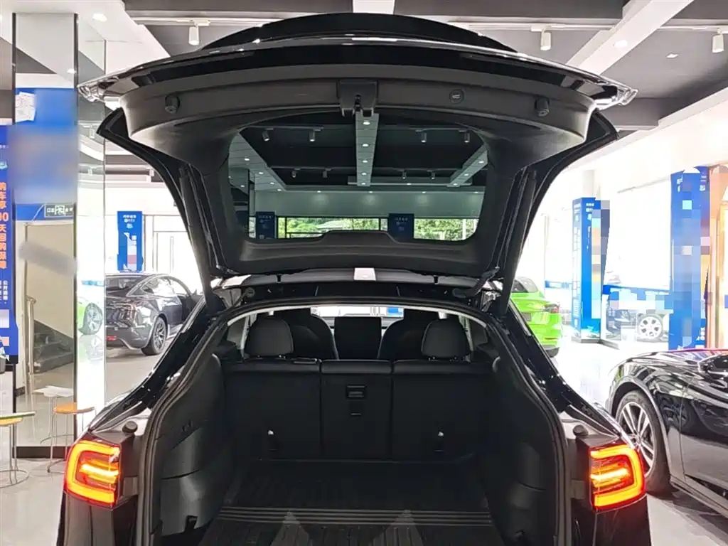 Tesla Model Y 2023 — фото 19
