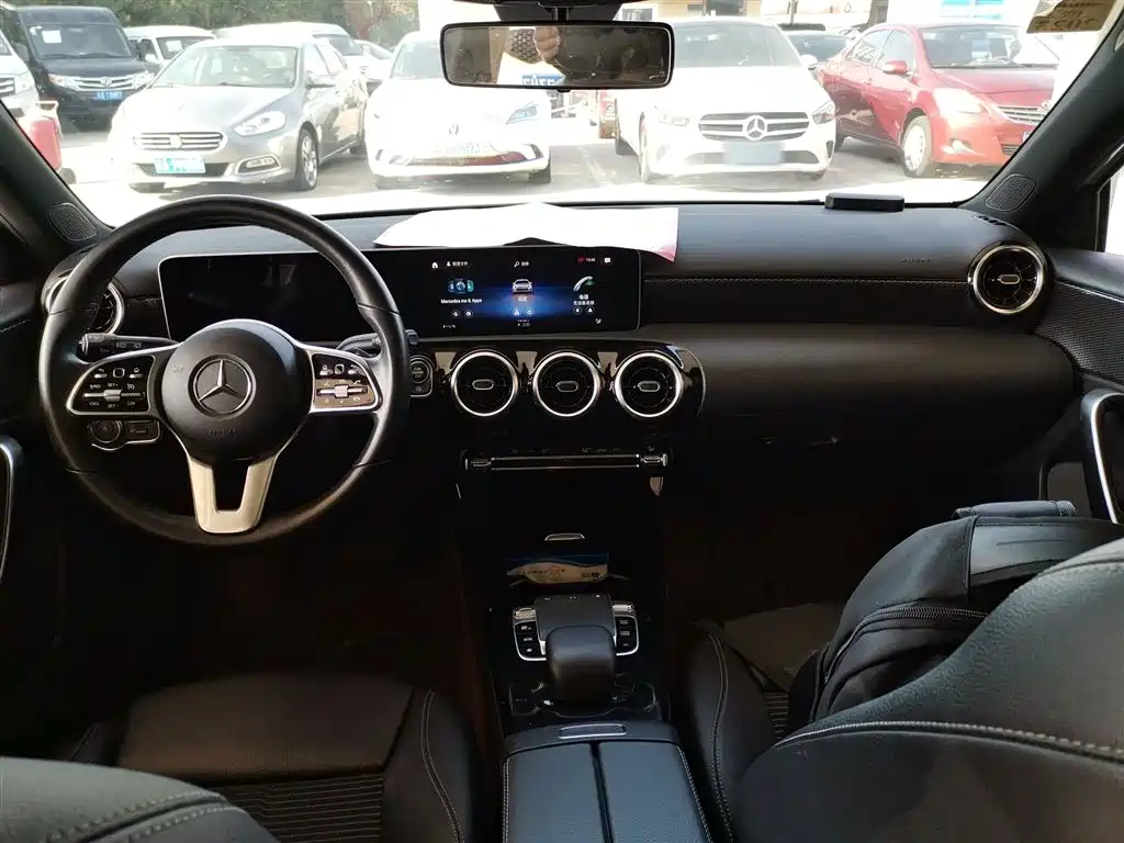 Mercedes-Benz A-Class 2019 — фото 12